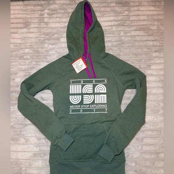 The North Face Tops - *NWT* Women’s The North Face Hoodie